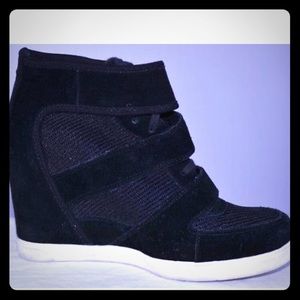 Gray By Saks Fifth Wedge Black sneakers. Sz7